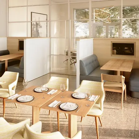 Courtyard By Marriott